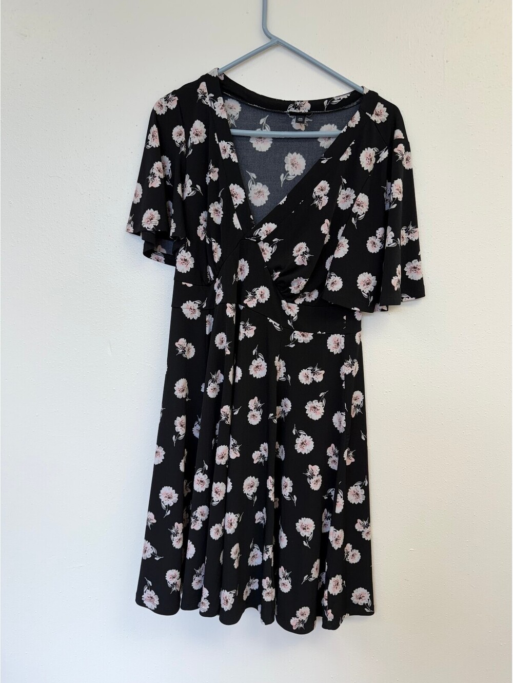 Torrid Black Floral Wrap Dress Size 00